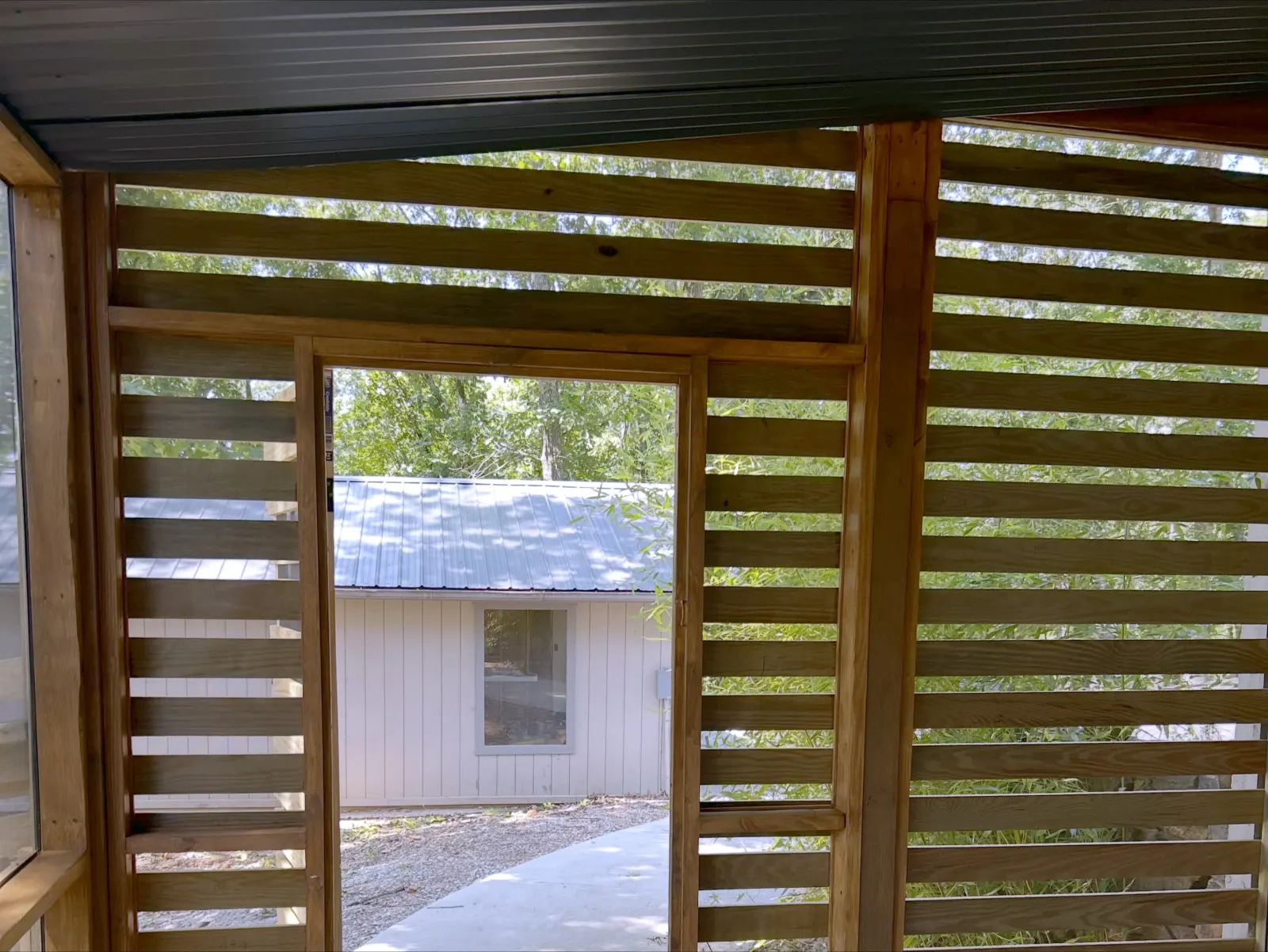 Custom horizontal slat wood privacy fence